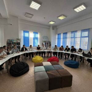 Мектебімізде бүгін педагогтерді аттестаттаудан өткізу қағидалары мен шарттары бойынша түсіндіру (3)