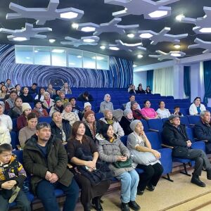 Мектебімізде жалпы ата-аналар жиналысы өткізілді.Жиында мектеп директоры Қалыбаева З.Б. 2025-202 (5)