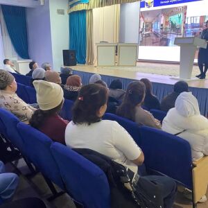 Мектебімізде жалпы ата-аналар жиналысы өткізілді.Жиында мектеп директоры Қалыбаева З.Б. 2025-202 (1)